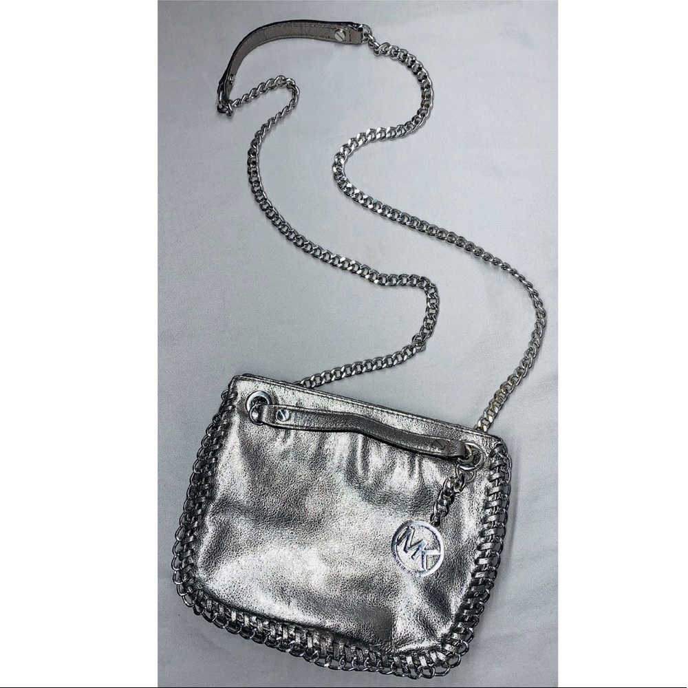 SOLD! Michael Kors Chelsea Leather Shoulder Bag